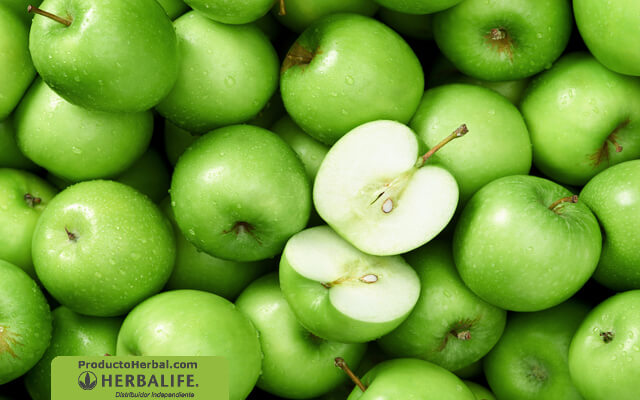 Manzana-verde-Alimentos-para-eliminar-las-grasas-saturadas.jpg